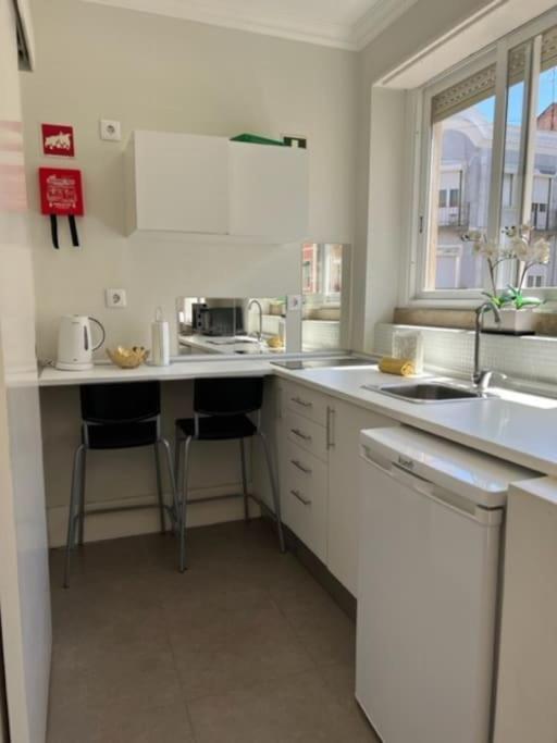 Romantic And Bright Studio Apartment In Arroios - Ssl 2B Lisboa Kültér fotó